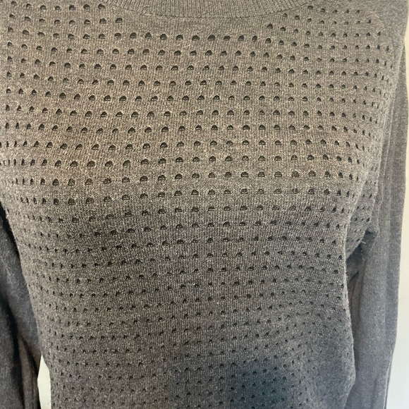 Banana Republic petite medium. Gray light weight swather - Picture 2 of 5